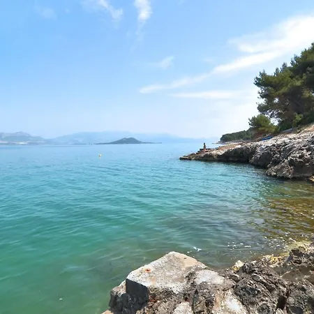 Spacious 100m2 W Big Terrace & Great Sea View