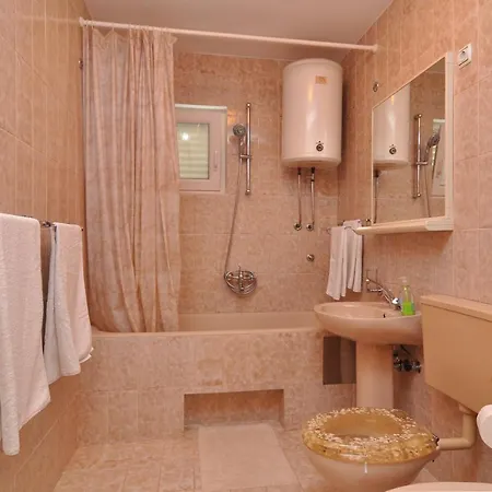 Spacious 100m2 W Big Terrace & Great Sea View Apartament