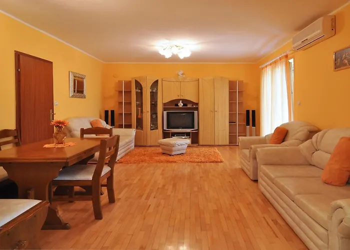 Spacious 100m2 W Big Terrace & Great Sea View * Slatine